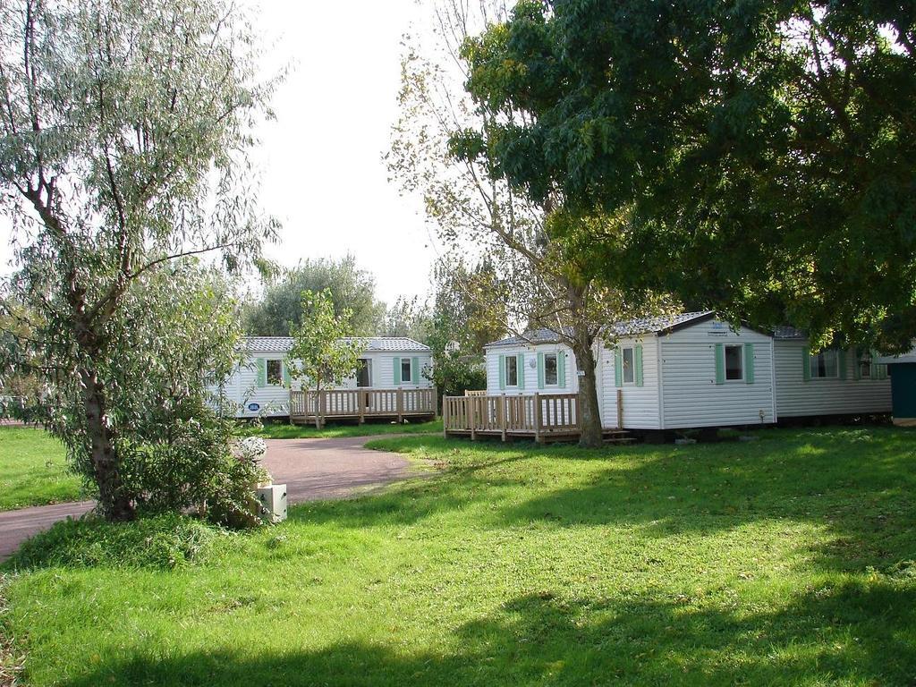 Camping Phare Ouest Saint-Denis-dʼOléron Екстериор снимка