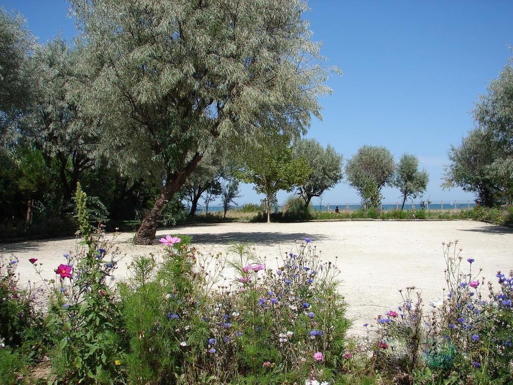 Camping Phare Ouest Saint-Denis-dʼOléron Екстериор снимка