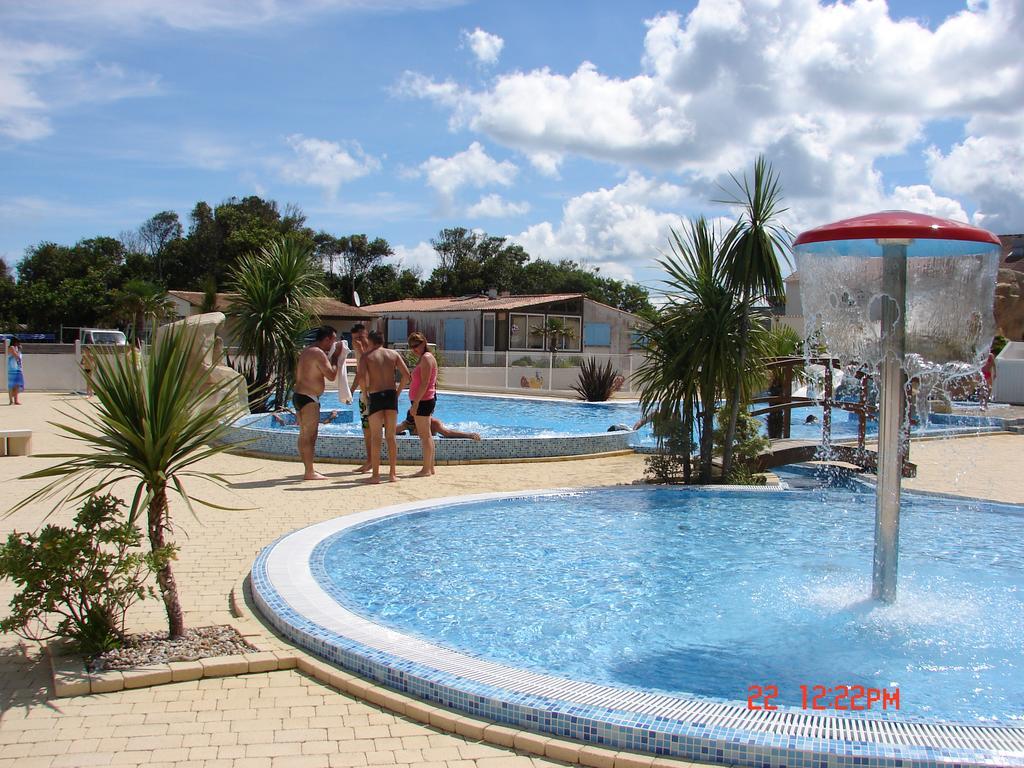 Camping Phare Ouest Saint-Denis-dʼOléron Екстериор снимка