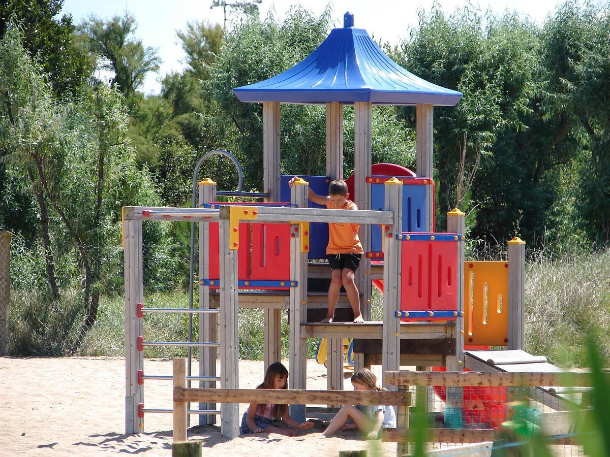 Camping Phare Ouest Saint-Denis-dʼOléron Екстериор снимка